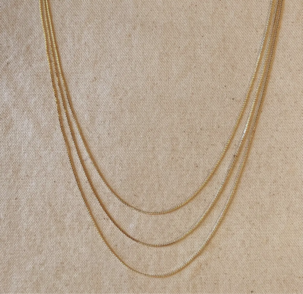 Gold chain necklace