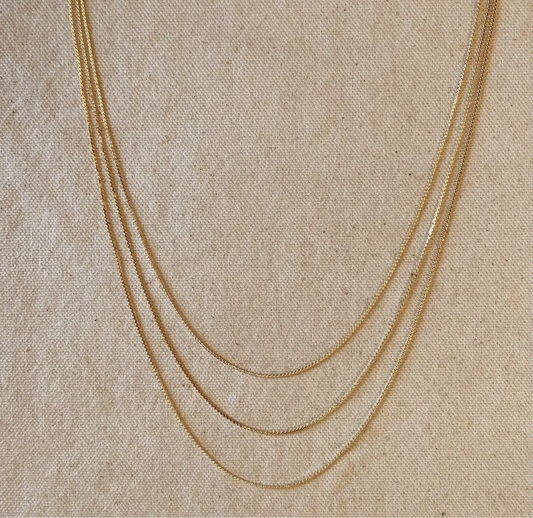 Gold chain necklace